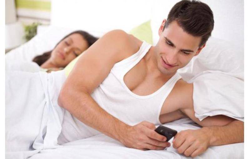 ما الذي يدفع الرجل للخيانة الزوجية؟