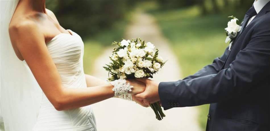 ملكة جمال لبنان عروس مستقبلية .. شاهدوا كيف طلب حبيبها يدها (صور)