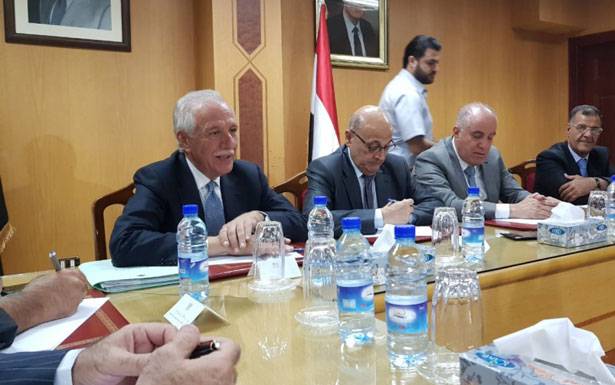 زعيتر تابع من دمشق آلية تسهيل

تبادل المنتجات الزراعية بين البلدين