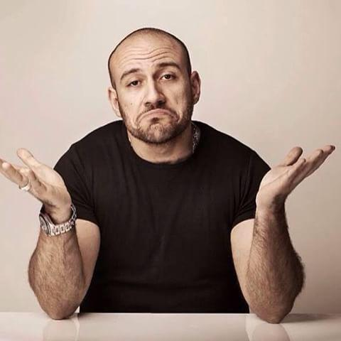 ​أحمد مكي مخرج ومؤلف في فيلمه الجديد!!