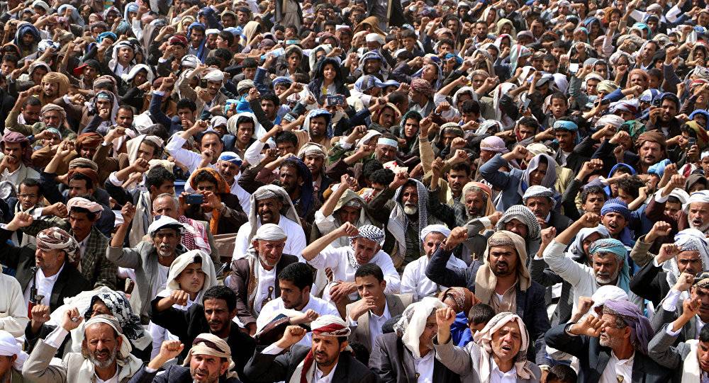 متظاهرون في حضرموت يطالبون برحيل الحكومة اليمنية
