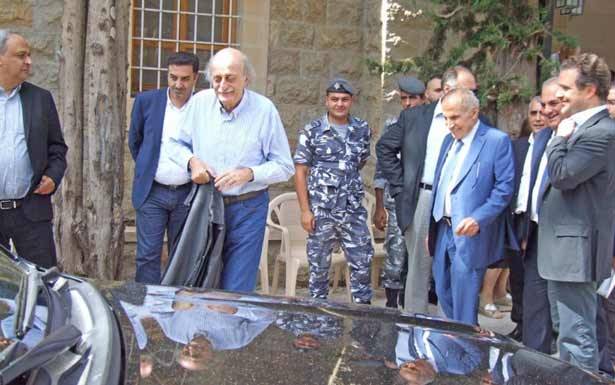 جنبلاط رعى لقاء جامعاً في المختارة ...

طعمة : لا نسمح بالتذكير بلغة الحرب !!
