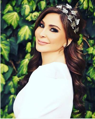 إليسا تدعم متسابقة في ملكة جمال لبنان بعد إصابتها بمرض السرطان
