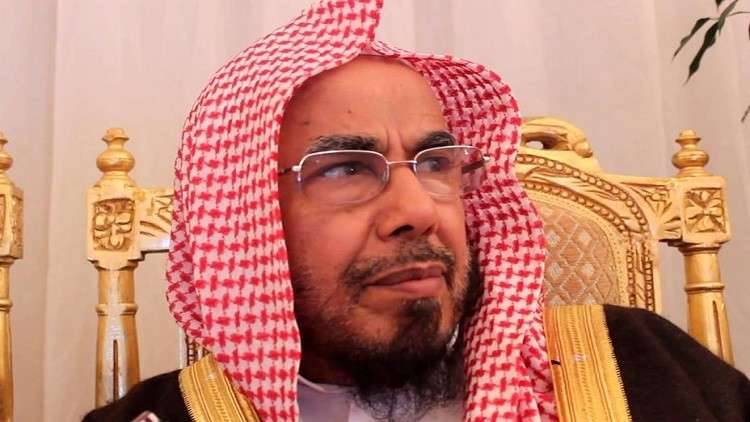 "تويتر" يشتعل بما دعا عالم دين سعودي النساء إليه!