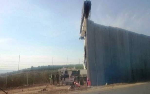 العدوّ ركب مُكعّبات اسمنتيّة بمُحاذاة

الحدود لاستكمال الجدار العازل