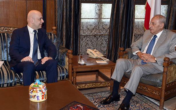 بري عرض التعاون مع وفد البنك الدولي

واطلع من حاصباني على «الحاجات الصحيّة»