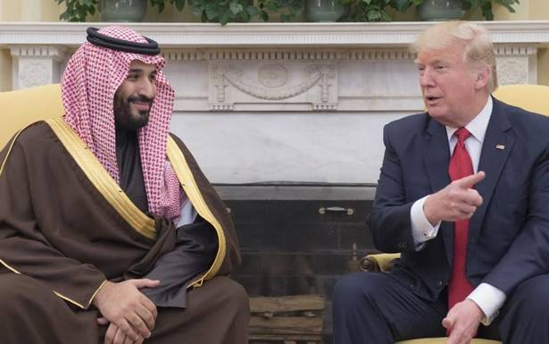 الملك الخائف على ابنه