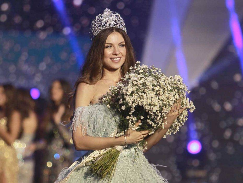 طفلة تنافس ملكة جمال لبنان 2018  وتأخذ التاج منها