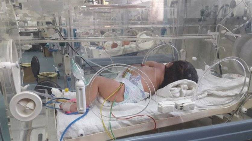 والدة حاولت استبدال طفلتها بمولود ذكر في المستشفى