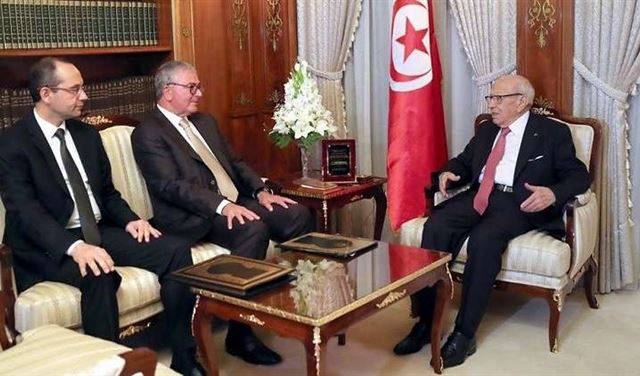 تونس تمدد حالة الطوارئ شهراً