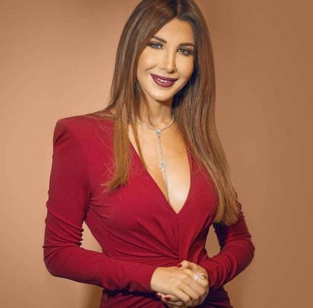 نانسي عجرم۔۔۔ هضامة۔۔ أناقة وصوت جميل