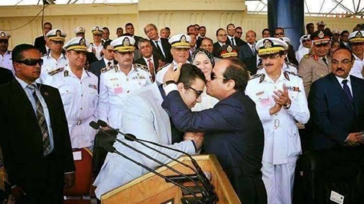 ضابط مصري مبتور الساقين يرد على الإرهابي 