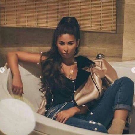 نجمات ومشاهير في 