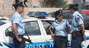 الشرطة الإسرائيلية تحقق في ملابسات وفاة فلسطينية في سيارة