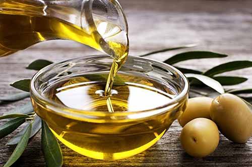 كيف نكشف زيت الزيتون المغشوش وأسرار أخرى بعيدًا عن أساطير الجدّات؟