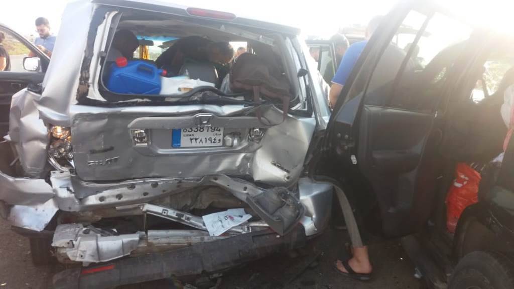 4 جرحى في تصادم بين سيارتين رباعيتي الدفع في الخرايب