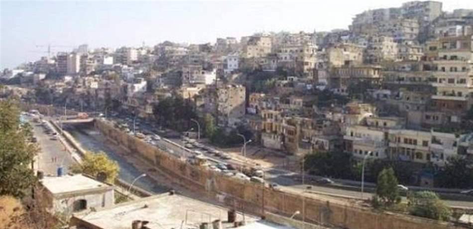ادعى أنه من شركة الكهرباء ودخل إلى منزلها لسرقتها (فيديو)