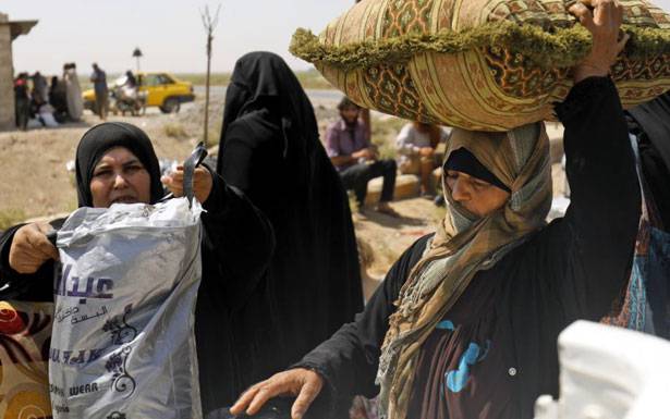 ماكرون لعون: لتستمر عودة النازحين دون انتظار الحلّ السياسي في سوريا