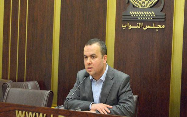 فضل الله : لاحسيب ولارقيب في توظيفات الدولة

وهناك الان الوظائف الوهميّة في القطاع العام