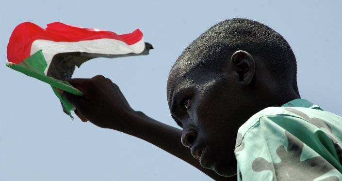 رئيس أوغندا: روسيا تستطيع القيام بدور الوسيط بين الحكومة والمعارضة في أفريقيا الوسطى