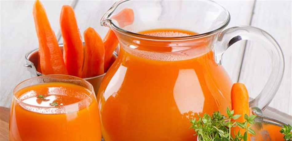 لِمَ يوصي الخبراء بعصير الجزر؟