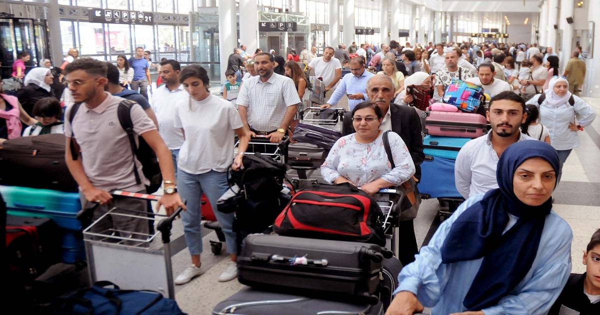 هل تبحث عن الهجرة؟؟؟ هذه اسرار الغربة وأثارها...
الغنى في الغربة وطن و الفقر في الوطن غربة