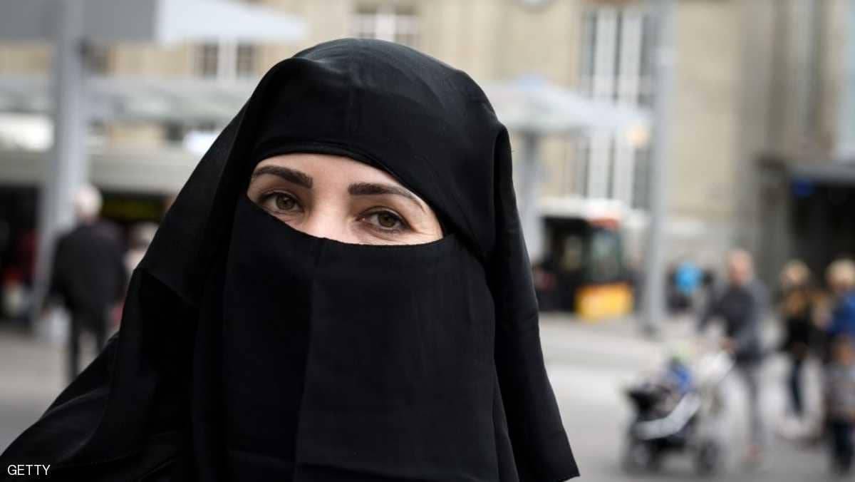 الجزائر تمنع ارتداء النقاب بالمرافق العامة "بصفة نهائية"