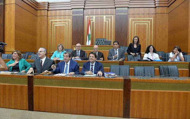اللجان ناقشت قضايا شركات التوظيف

وشكّلت لجنة برئاسة كنعان للمتابعة