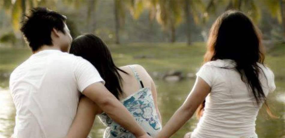 امرأة عربية تخطف عشيقة زوجها.. عذّبتها وصوّرتها عارية!