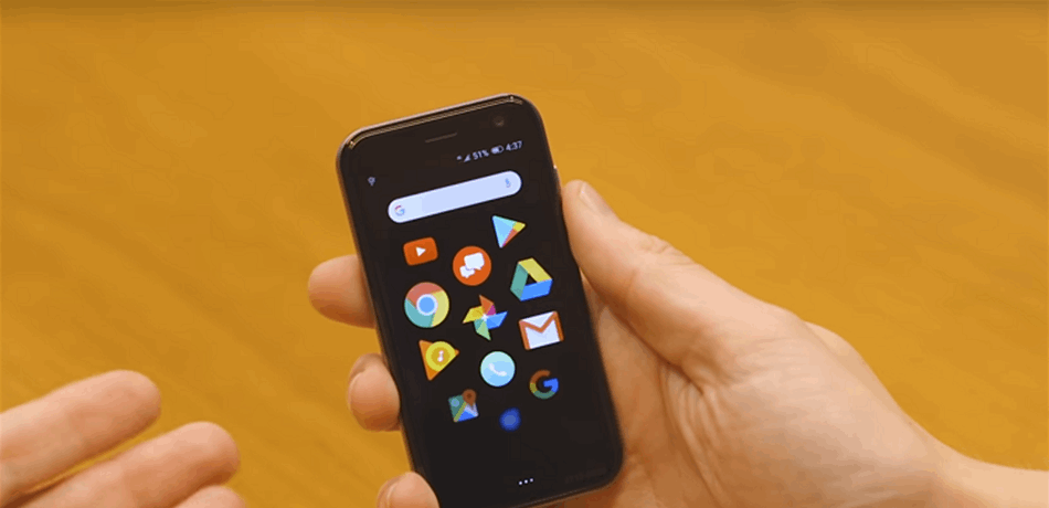 "Palm".. هاتف صغير بتقنيات منافسة