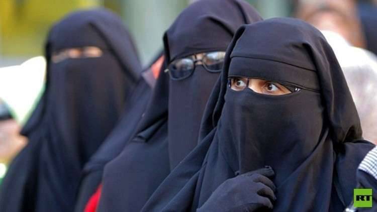 نائب مصري يطالب بحظر النقاب في المؤسسات الحكومية والأماكن العامة