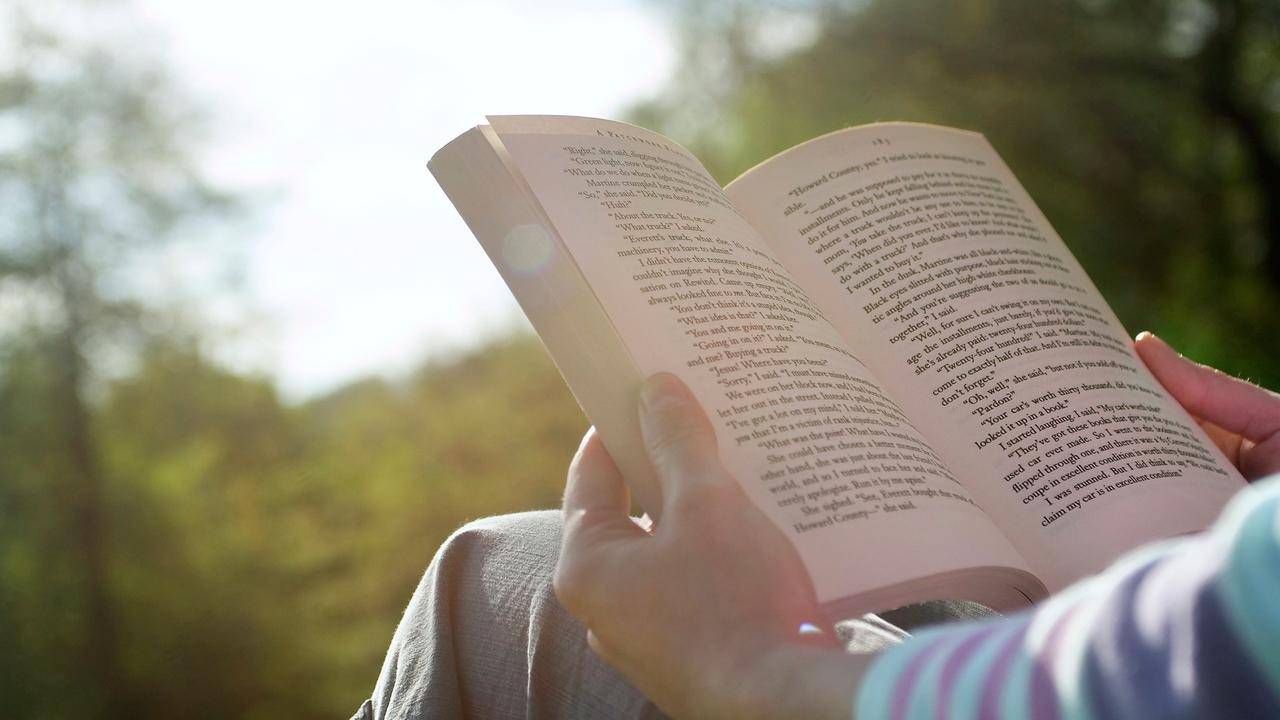 دراسة تكشف فائدة صحية عظيمة للقراءة!