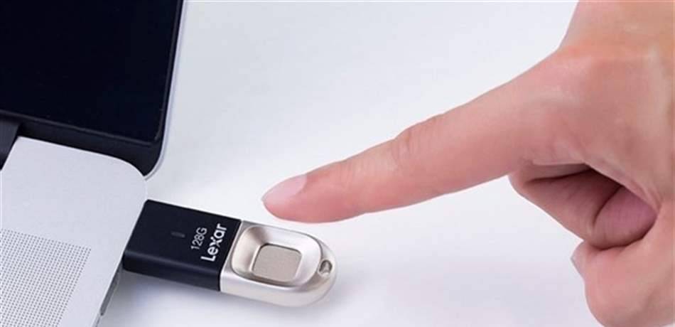 من ليكسار.. إليكم USB مزودة ببصمة الأصابع