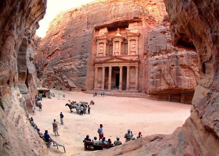 ارتفاع الدخل السياحي للأردن 12.4% في 9 أشهر