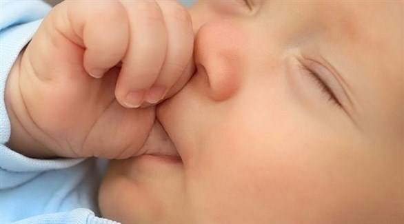 كيف يتوقف الطفل عن عادة مص إصبعه؟