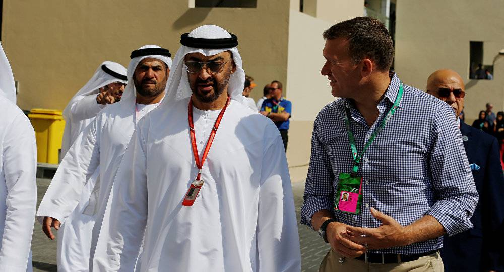 اجتماع بين محمد بن زايد ووزير أمريكي