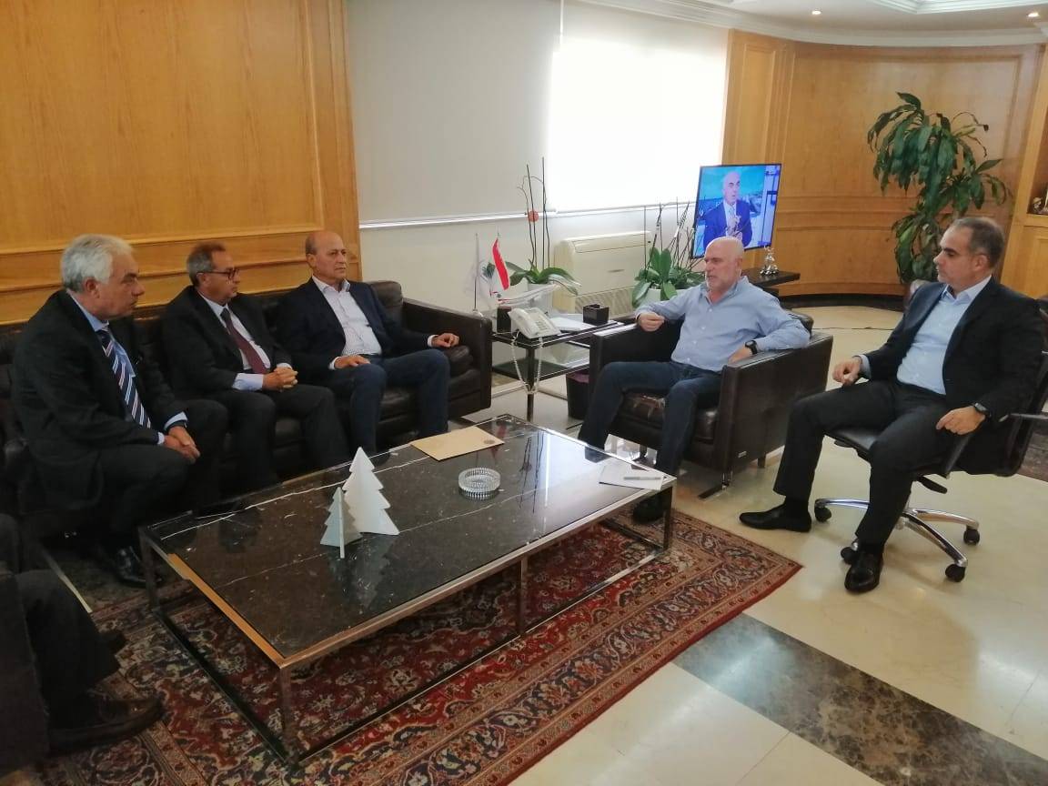 فنيانوس التقى الصفدي ووفد نقابة مخلصي البضائع