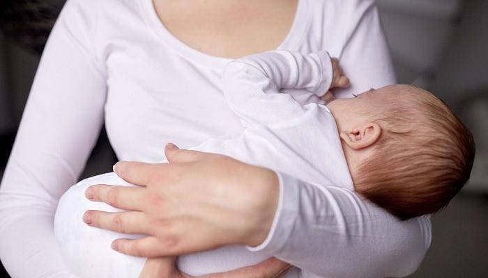 الرضاعة الطبيعية تقلل تعرض الطفل للبكتيريا المقاومة للمضادات الحيوية