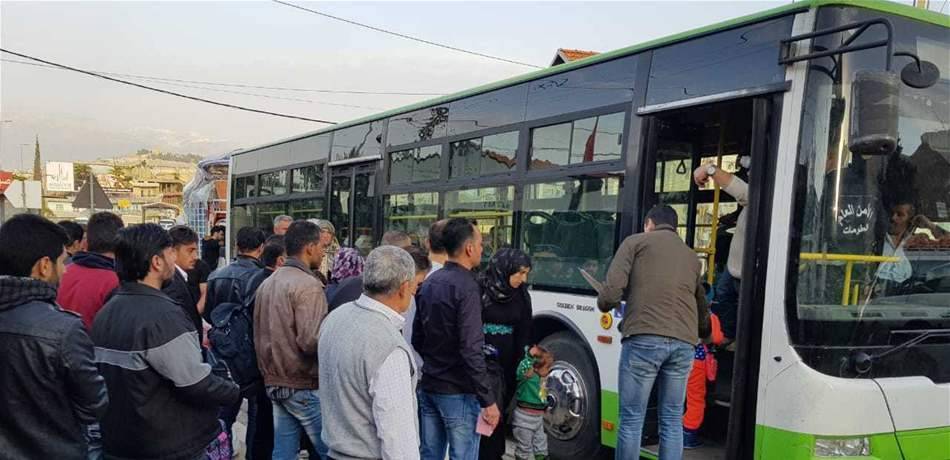 عودة أكثر من 800 نازح سوري الى بلاده اليوم