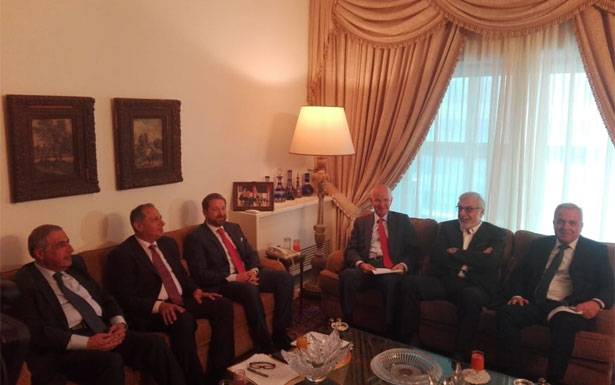 مصادر «اللقاء التشاوري»: الحريري يستقوي بتمسّك خصومه به لرئاسة الحكومة