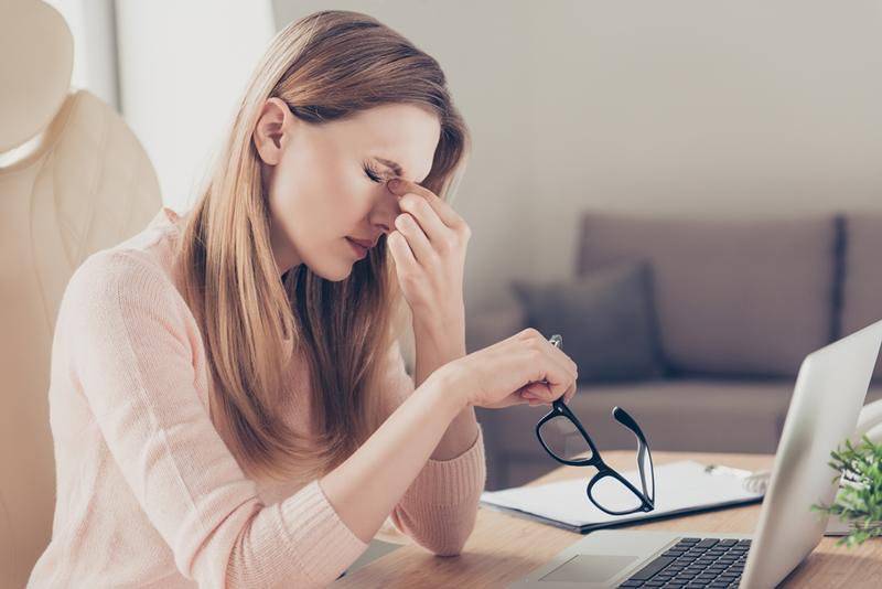 أسباب الصداع: 5 إشارات تشي بمرض خطير !