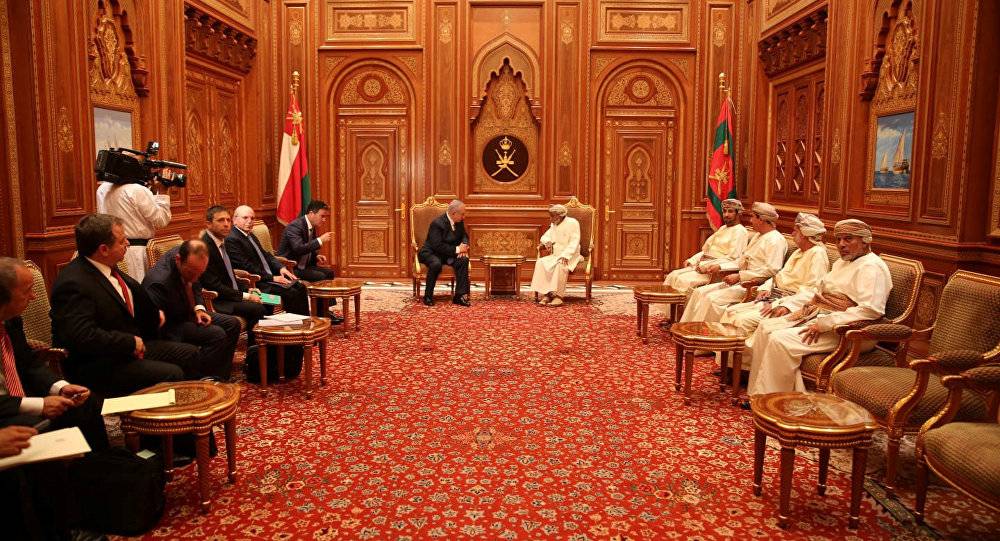 عبد اللهيان ينتقد استضافة عمان لرئيس وزراء إسرائيل