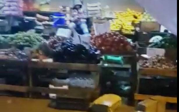 ماذا جرى في سوق الخضار في طرابلس؟

والأهالي يحمّلون المسؤولية لرئيس البلدية