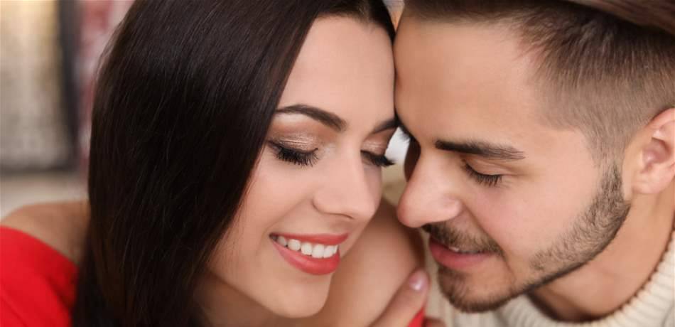 إلى كل امرأة.. رائحة زوجك تخلصك من التوتر