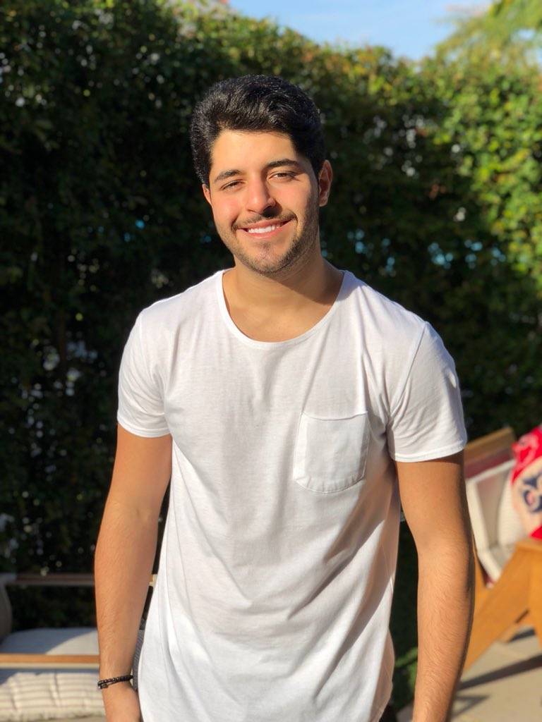 بالصورة- هل  سيحترف خالد نجل الفنان راغب علامة الغناء؟