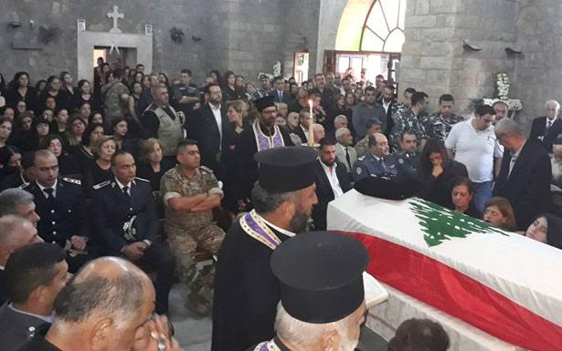 بزبينا ودعت ابنها الشهيد

المعاون اول في قوى الأمن
