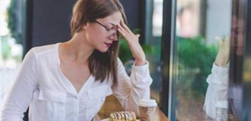 هذه أسباب الشعور بصداع بعد الأكل