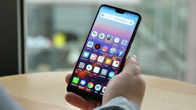 "هواوي" توجه ضربة لـ "أبل" وتصبح ثاني أكبر صانع هواتف في الربع الثالث