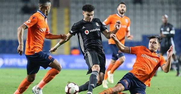 باشاك شهير يفوز عل بشكتاش ويبتعد في صدارة الدوري التركي