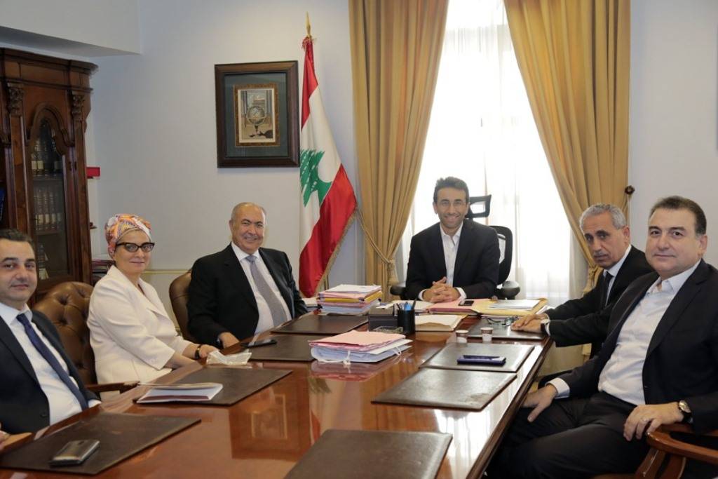 شبيب عرض مع الخواجة ومخزومي شؤونا بيروتية